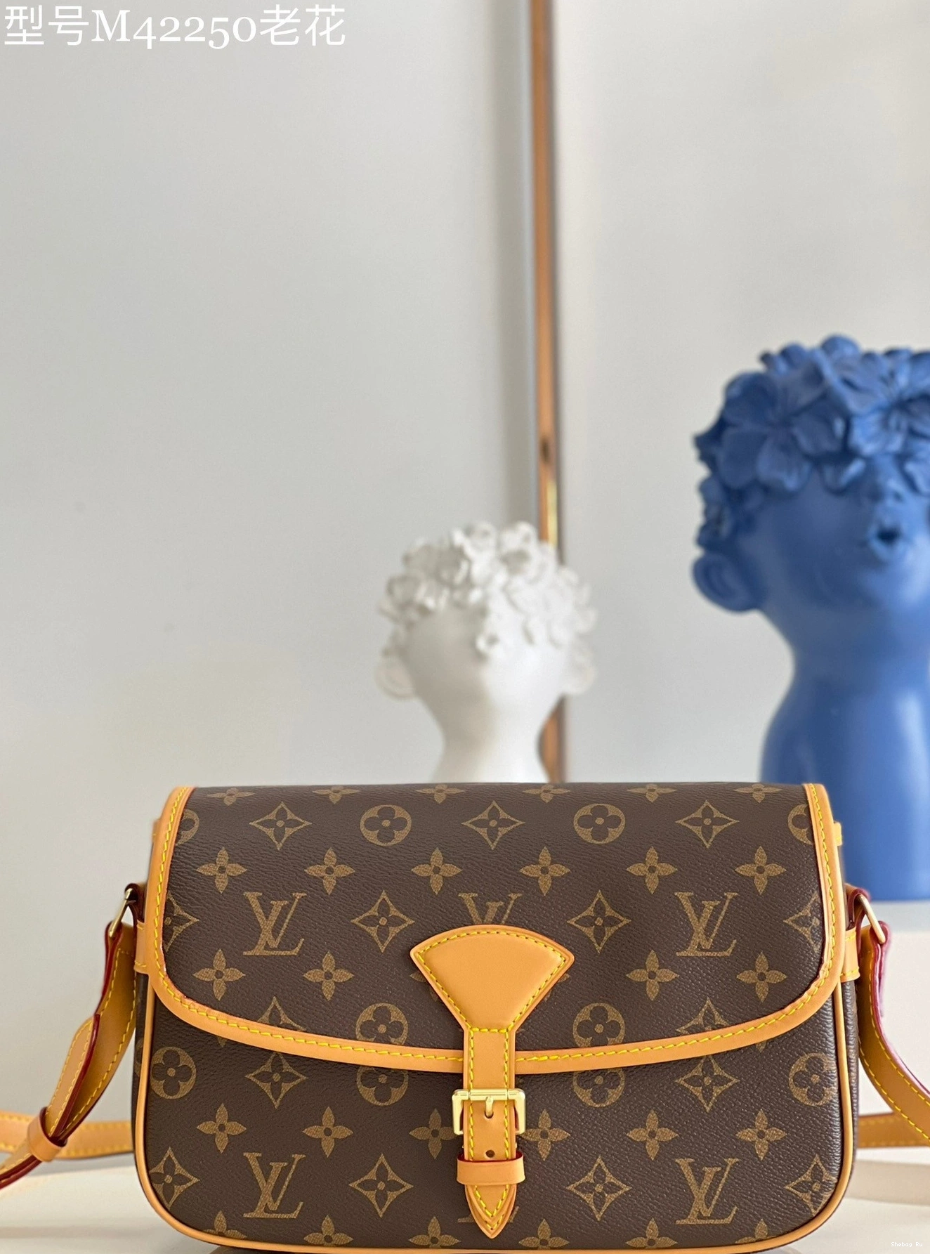 SOLOGNE VUITTON VINTAGE LOUIS 0825